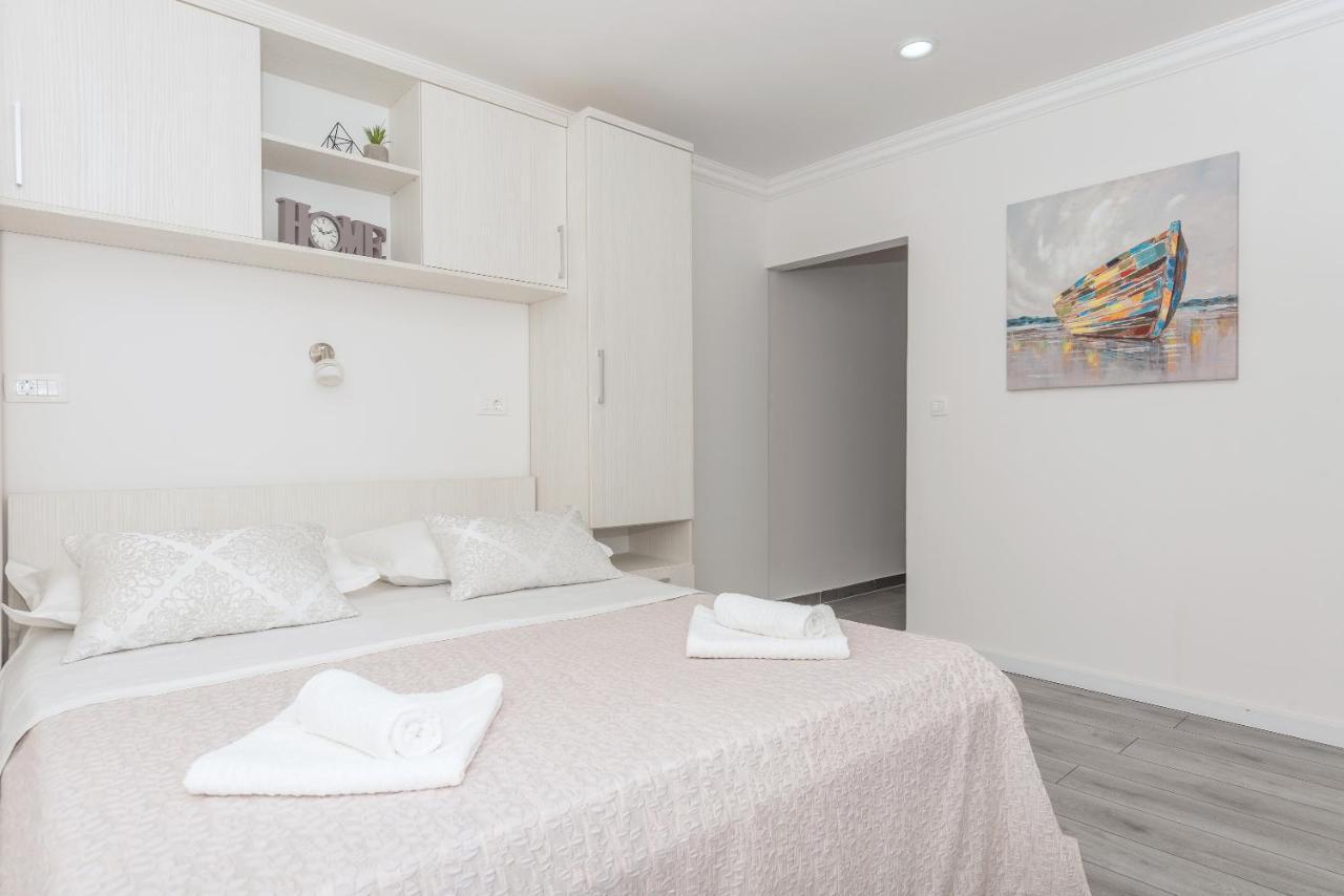 Apartments Petrusic Makarska Buitenkant foto