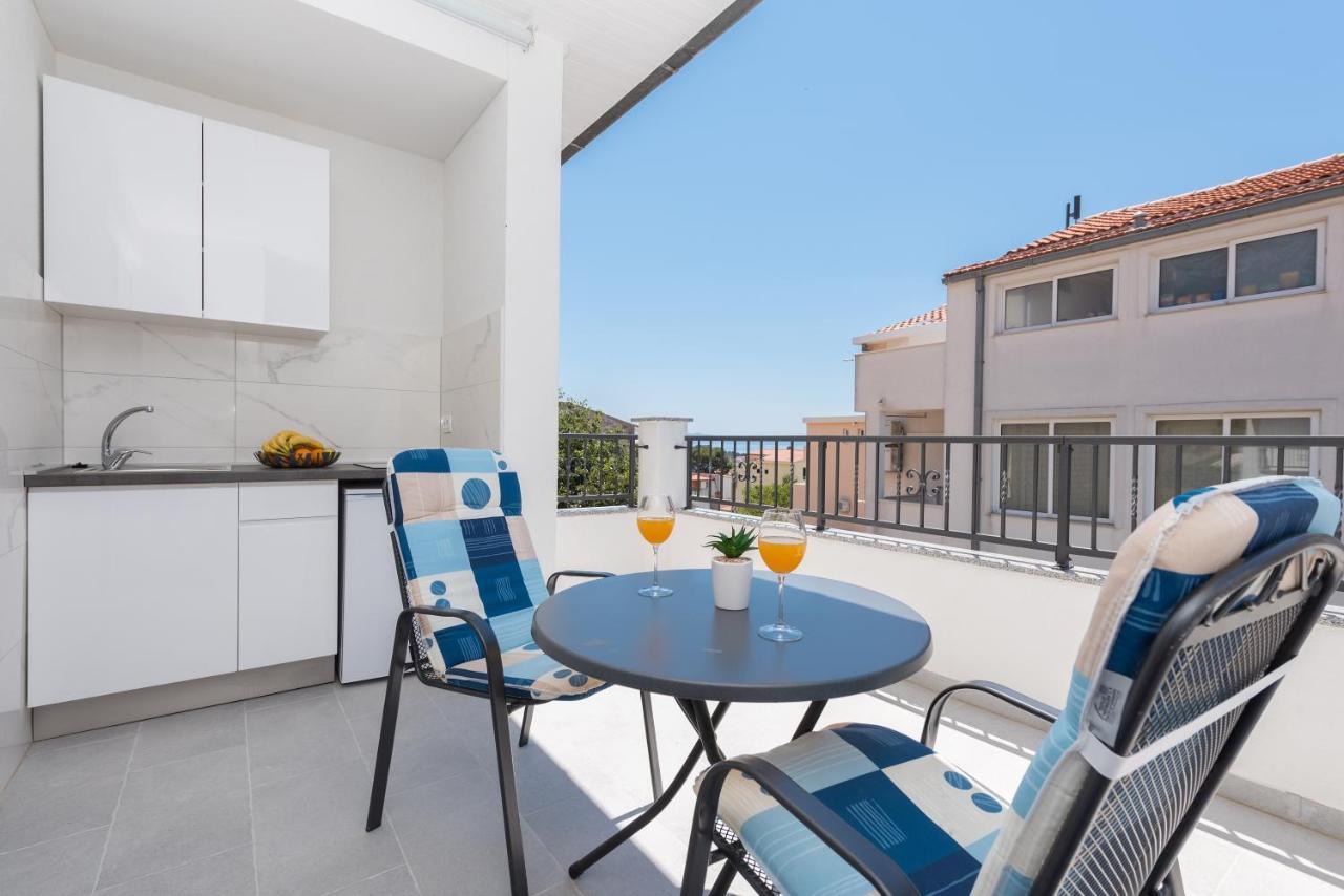 Apartments Petrusic Makarska Buitenkant foto